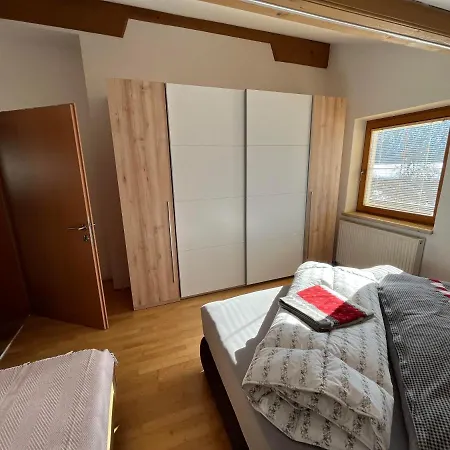 Haus Lintner 아파트